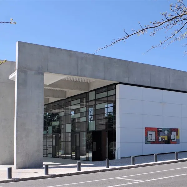 Fresque de Lacq — façade
